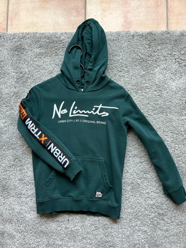 STC donkergroene hoody maat s - valt als 152